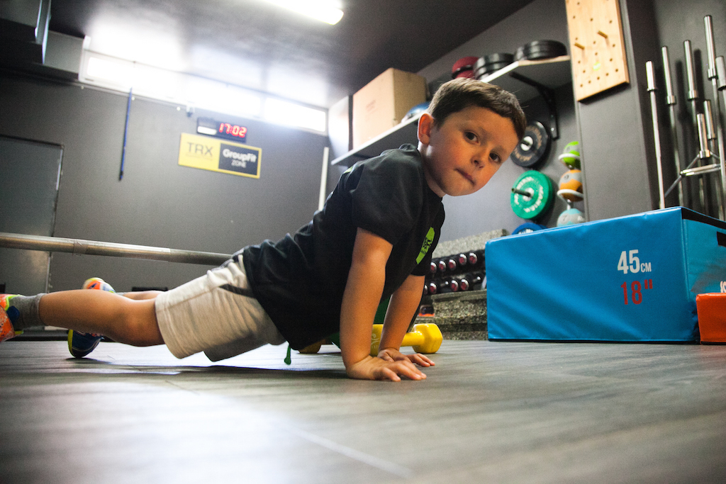 Los niños pueden ir al gimnasio? Esta es la edad recomendada