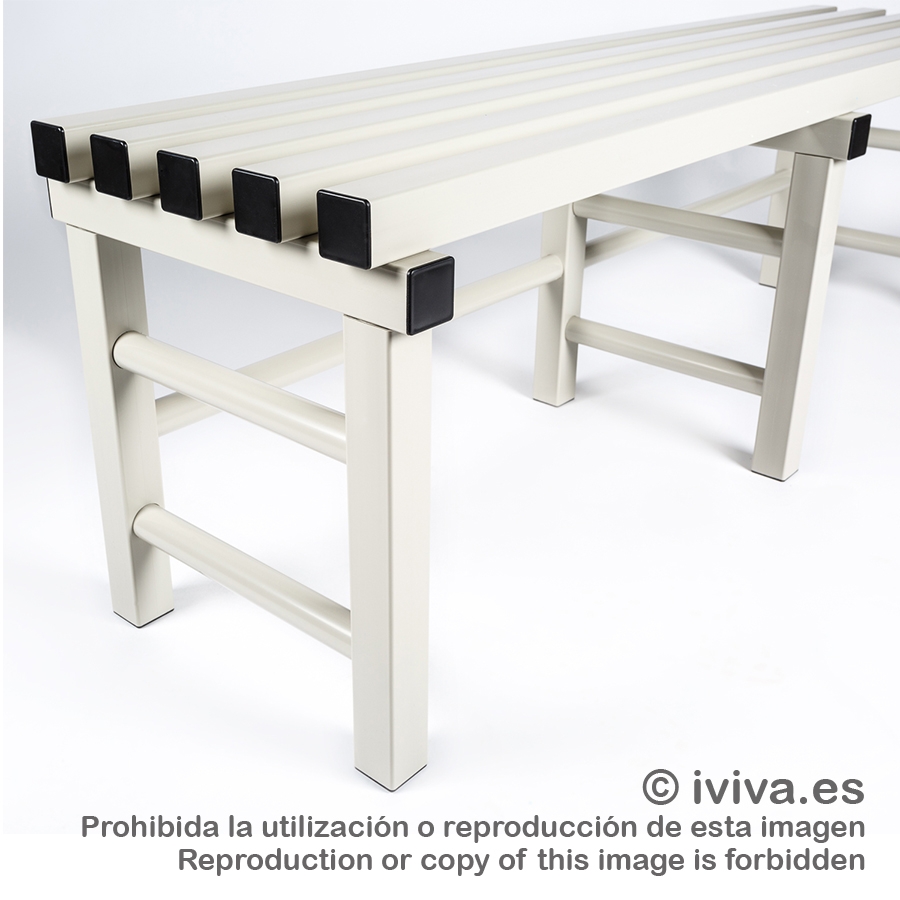 Banco resina ligero 1 m largo.